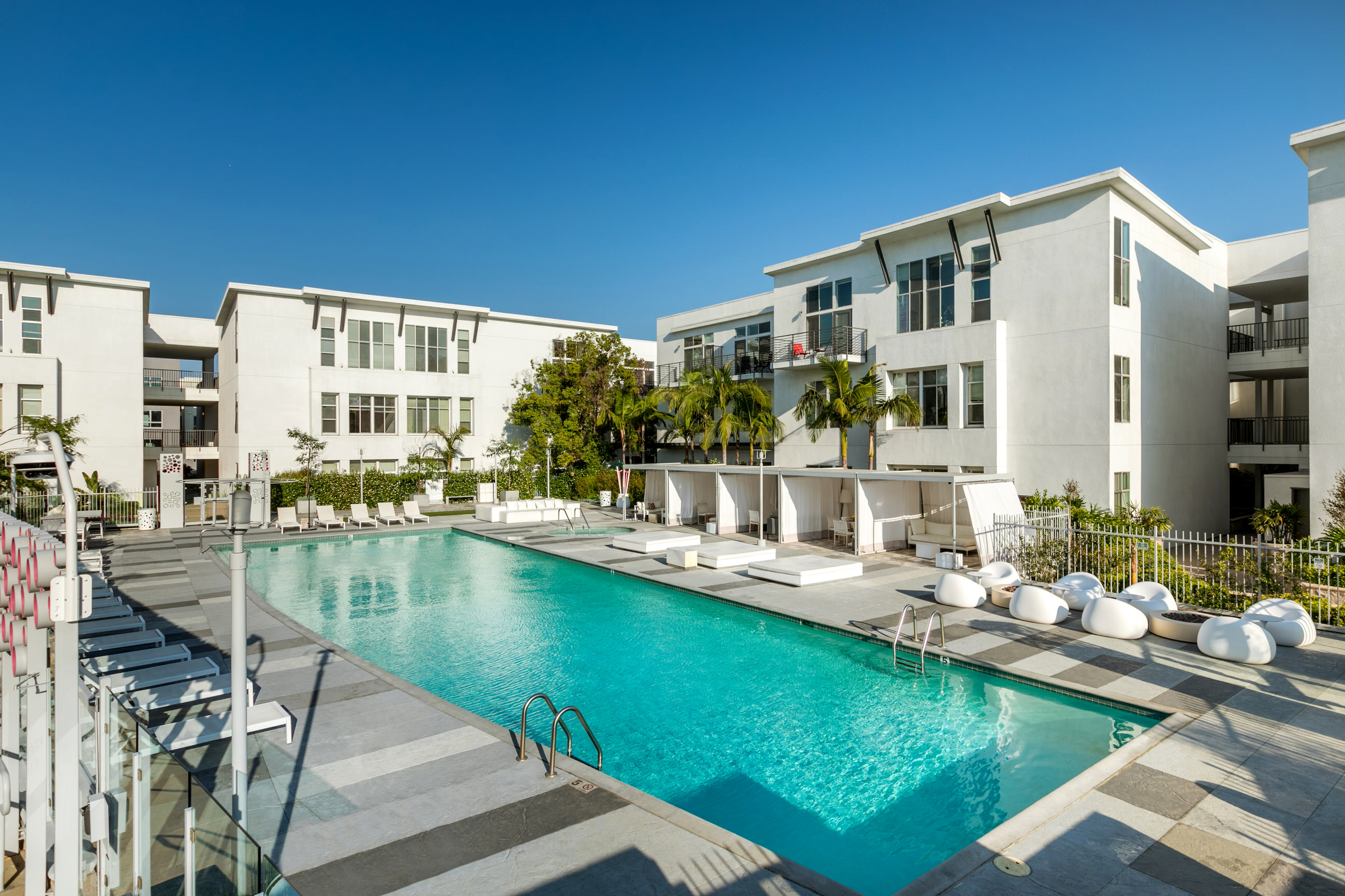 Photo of resort style pool at Lofts at NoHo Commons Apartments in North Hollywood, Los Angeles.